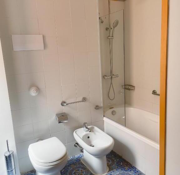 اتاق استاندارد با تخت بزرگ, B&b Faraglione
