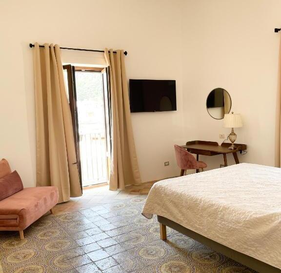 اتاق استاندارد با بالکن, B&b Faraglione