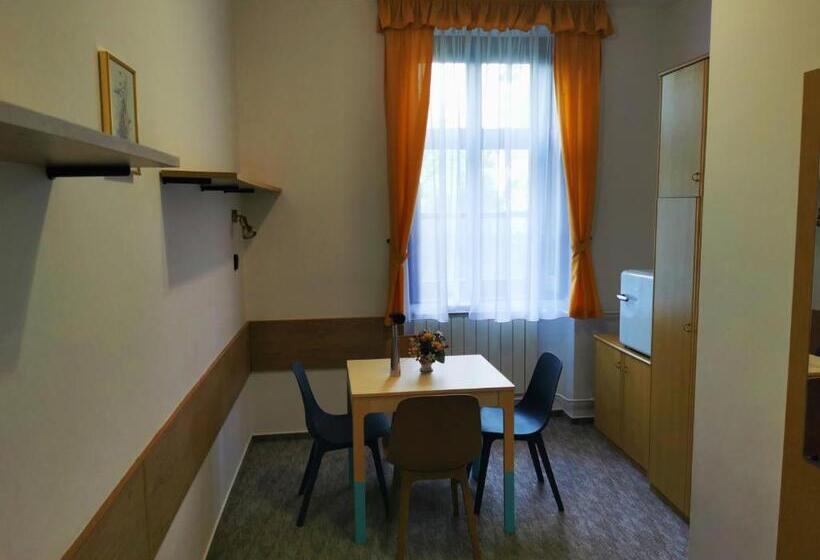침실 2개 아파트, Imola Garden Vendégház