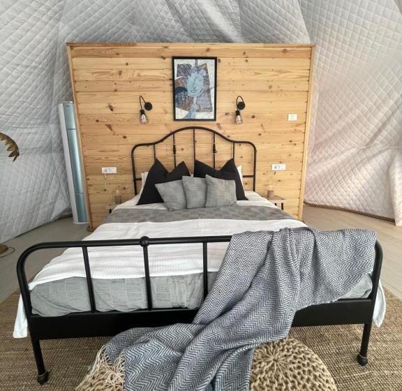 Standard Tent, Maison Du Golf