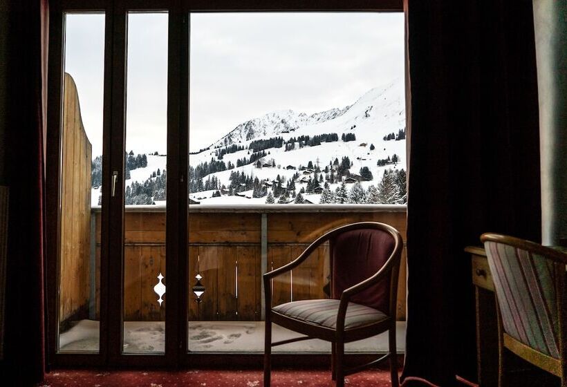 اتاق خانوادگی, Hôtel Le Relais Alpin