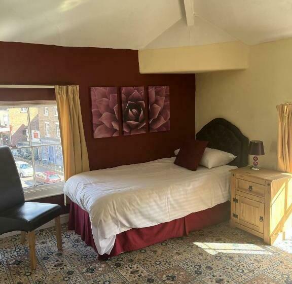 Номер Executive, The Tontine Hotel & Bar