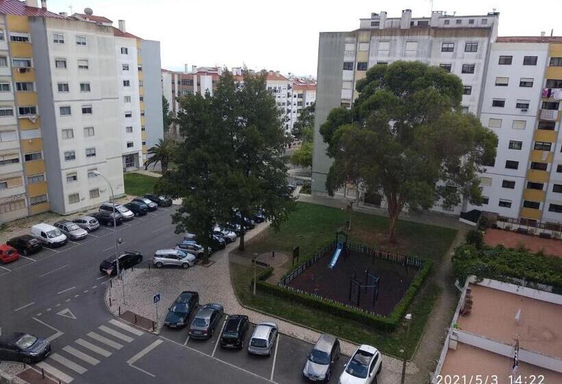 Номер Deluxe Вид на Сад, Quartos Cesário Verde Massamá