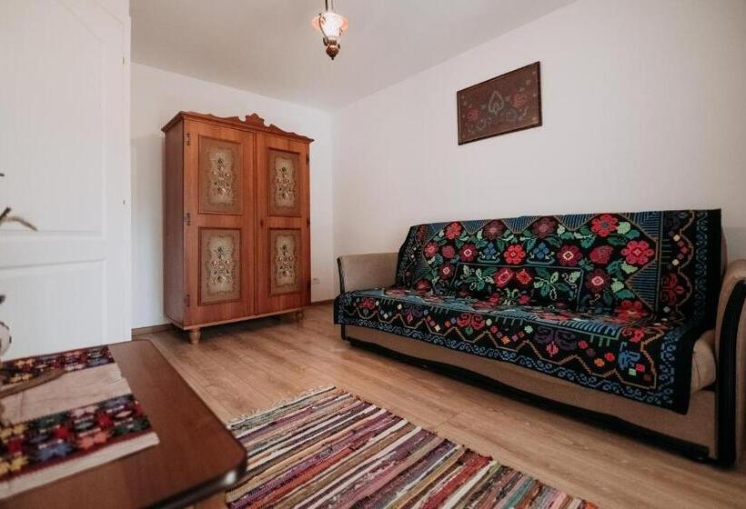 Апартаменты 1 Спальня с Видом, Casa De Sub Munte