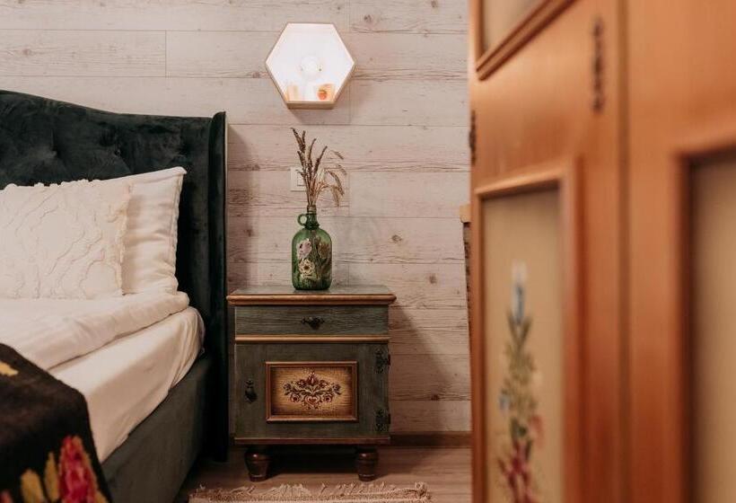 Номер Deluxe, Casa De Sub Munte