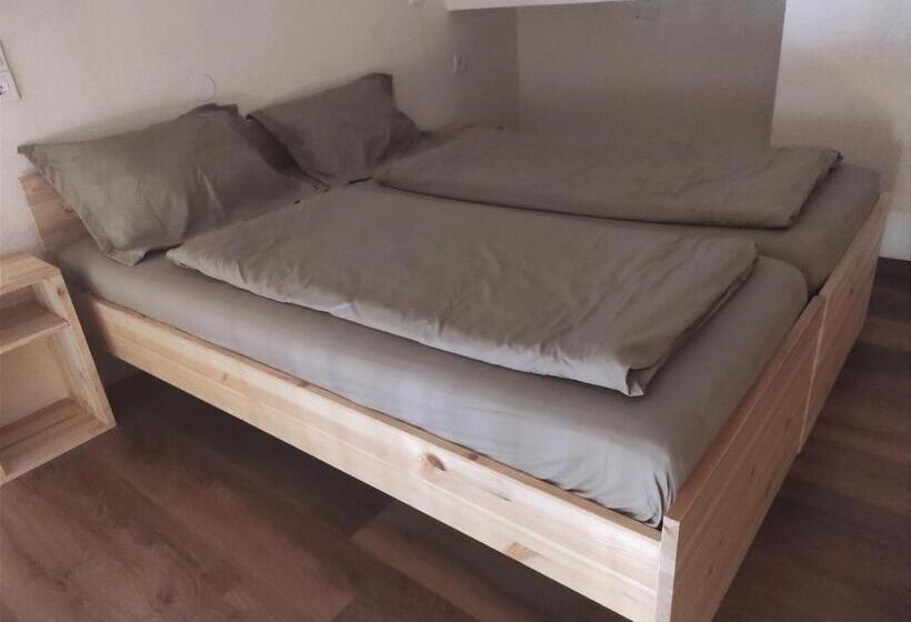 标准房带园景, Loft House Budapest