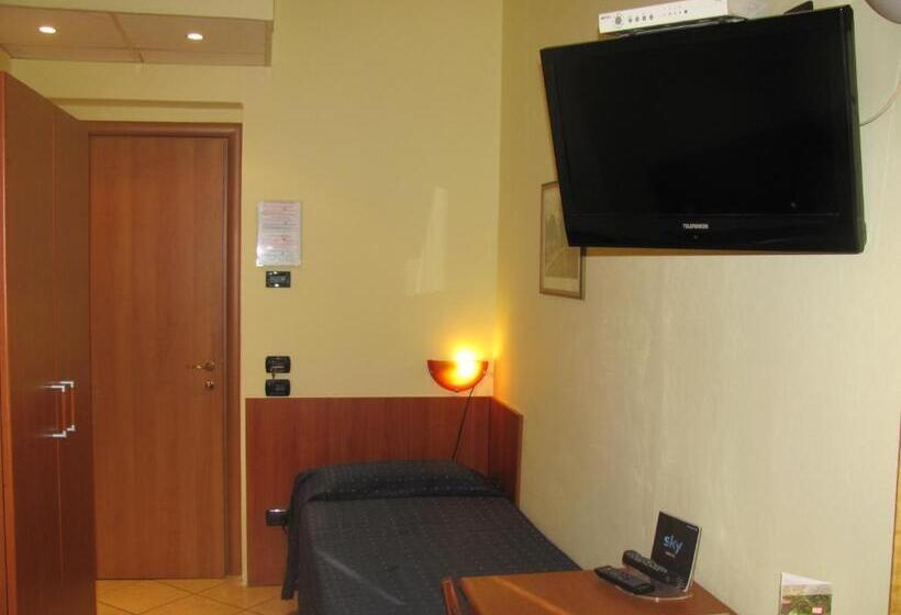 اتاق استاندارد یک نفره, Albergo Hotel Giardino