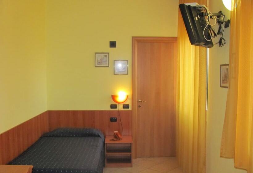 اتاق استاندارد یک نفره, Albergo Hotel Giardino