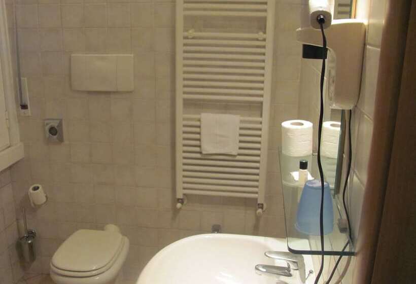 اتاق استاندارد سه نفره, Albergo Hotel Giardino