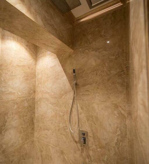 디럭스 룸, A Residence @ Between Hilton & Cititel