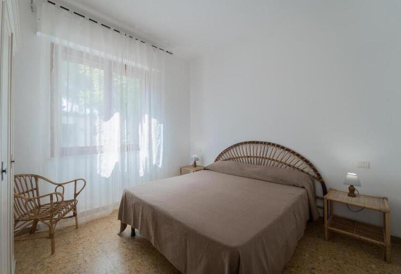 带1个卧室带花园景观的公寓, Residence Baia Delle Grazie