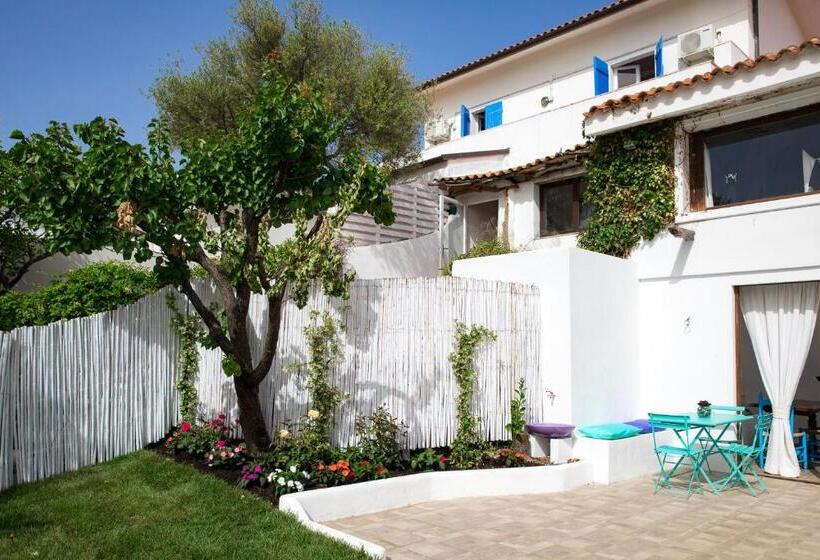 سوئیت جونیور با چشم‌انداز باغ, Palmasera Charming Suites