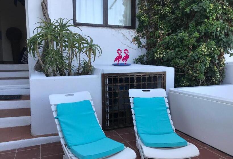 سوییت لوکس, Palmasera Charming Suites