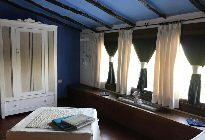 سوییت لوکس, Palmasera Charming Suites