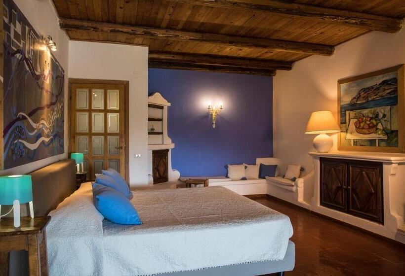 سوییت لوکس, Palmasera Charming Suites