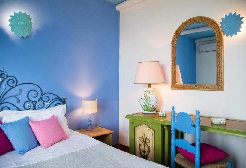 سوییت با چشم‌انداز دریا, Palmasera Charming Suites