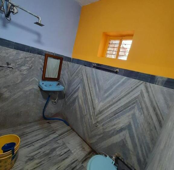 经济房, Shiva Guest House