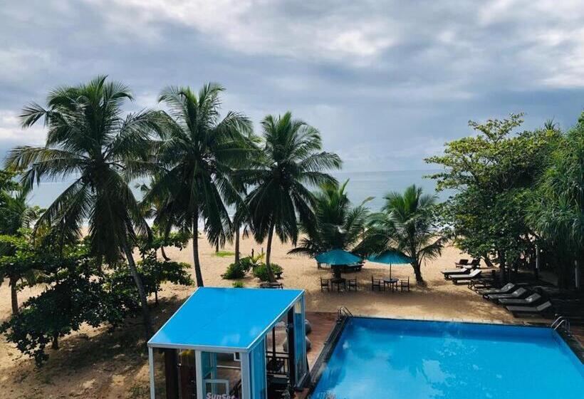 اتاق استاندارد با تراس, Marakolliya Beach Resort