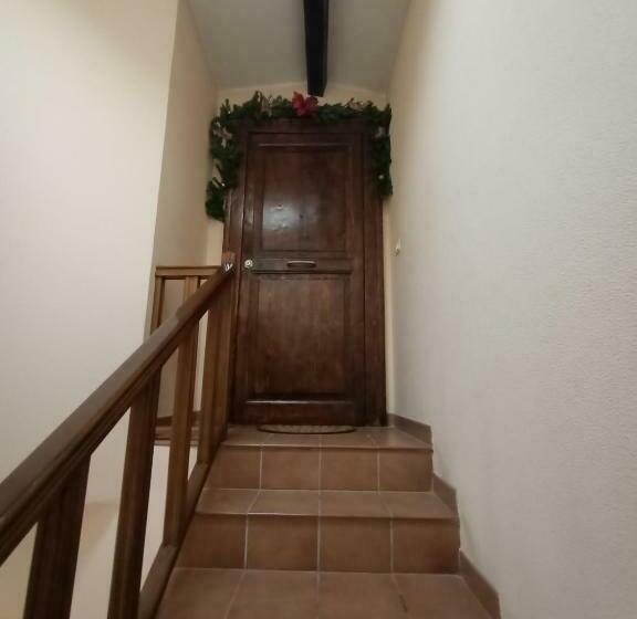 منزل غرفة نوم واحدة, Deattellis House Intero Appartamento