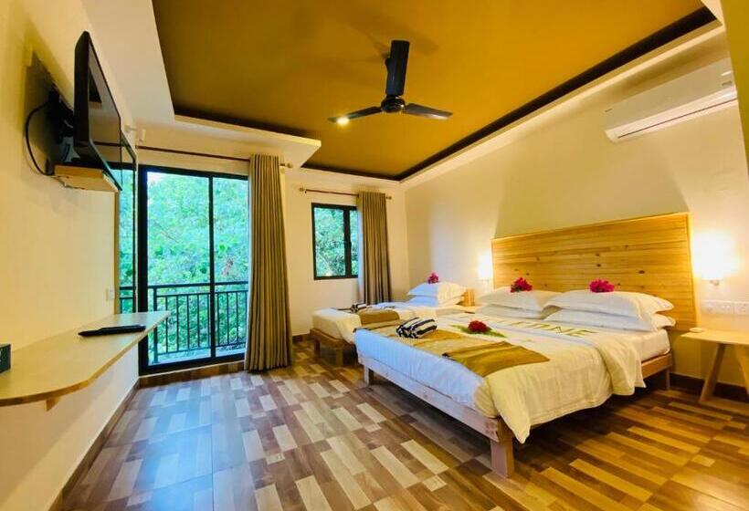 Comfort room with view, Paguro Seaview
