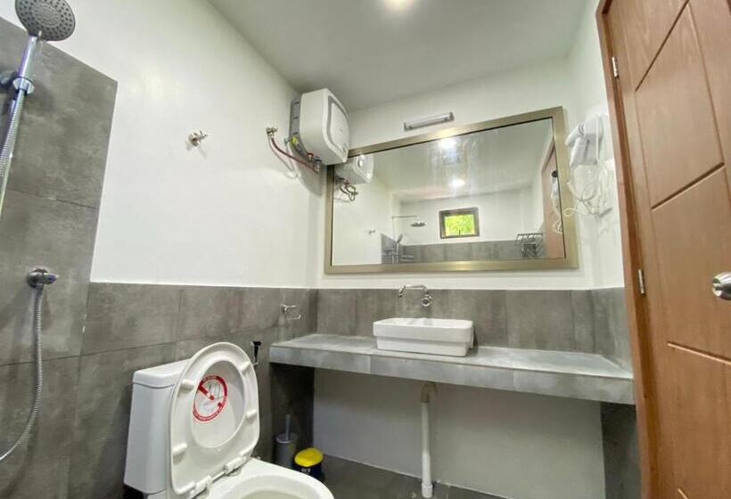 اتاق لوکس با چشم‌انداز دریا, Paguro Seaview