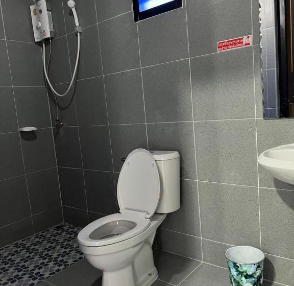 Economy Triple Room, Chics Resort ชิคส์รีสอร์ท