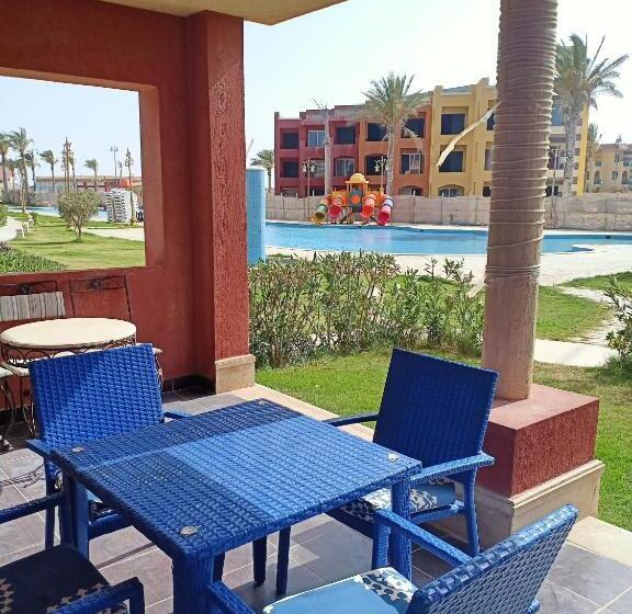 استودیو استاندارد با چشم‌انداز باغ, شاليهات بورتو مطروح فيو بحر Porto Matrouh Sea View Families Only