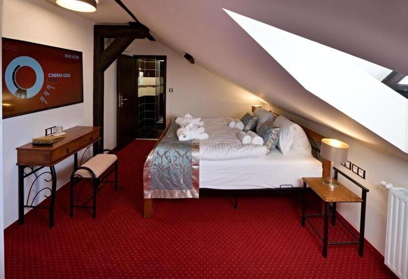 Номер Стандарт, Zámek Wichterle   Hotel A Pivní Lázně