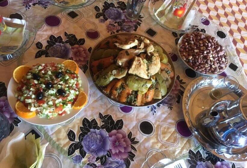 이코노미 룸, Guests House