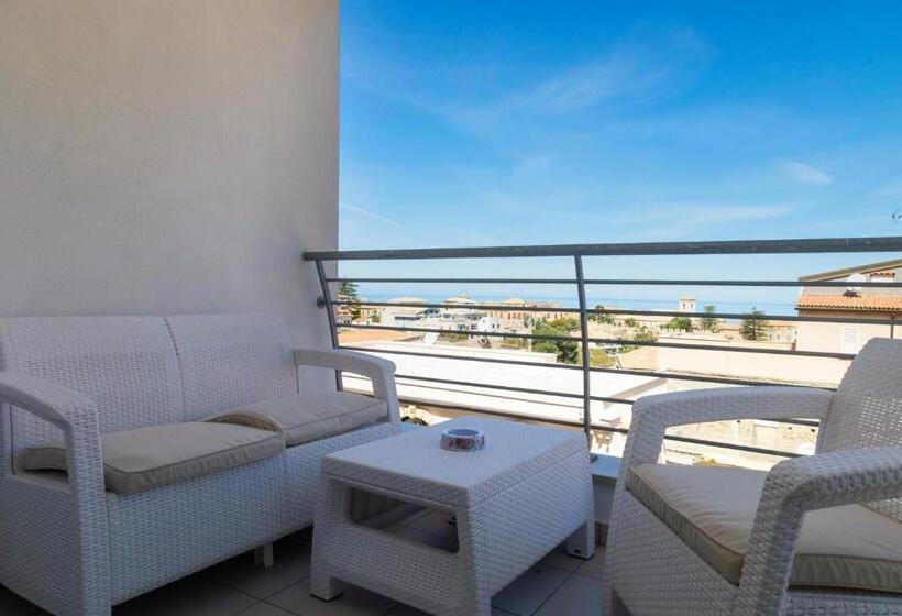 Номер Стандарт Вид на Море с Балконом, Rooms Dream Tropea