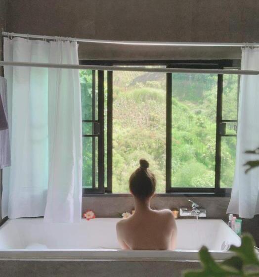 Номер Deluxe, บ้านภูคำฟ้า ดอยปู่ไข่ Baan Phu Kham Fah