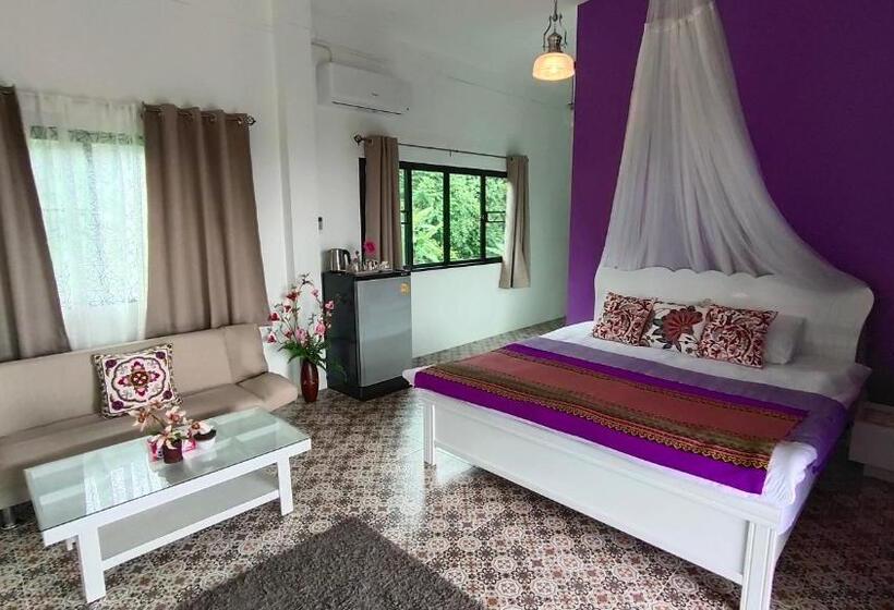 Номер Deluxe, บ้านภูคำฟ้า ดอยปู่ไข่ Baan Phu Kham Fah