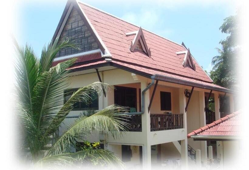סוויטה נוף לגינה, Niracha Chaweng House