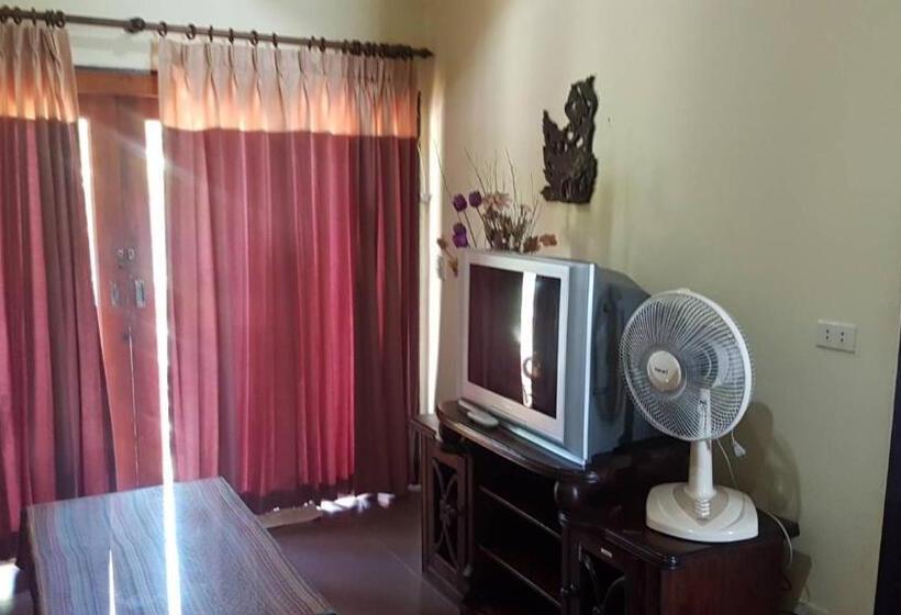 דירת חדר, Niracha Chaweng House