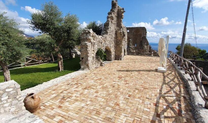 Номер Deluxe Вид на Море с Балконом, Villa Amì