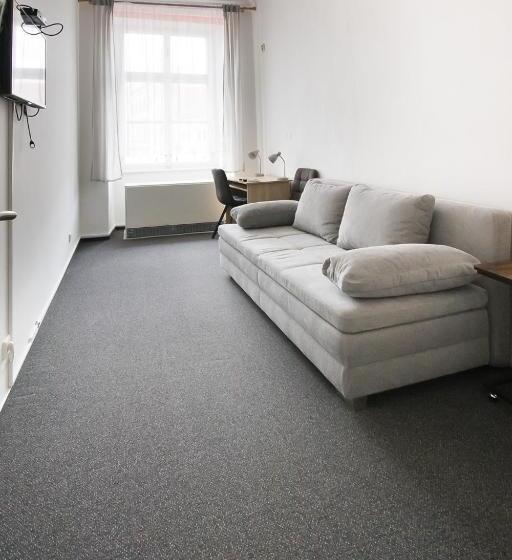 سوییت خانوادگی, Penzion Harvart