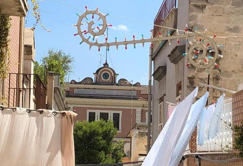 اتاق لوکس با بالکن, Casa 28