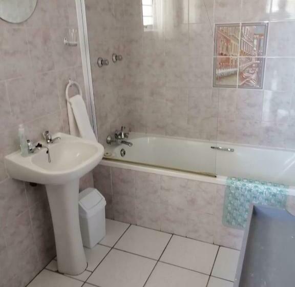 ガーデンビュースタンダードルーム, 36 Mount Road Guesthouse And Self Catering