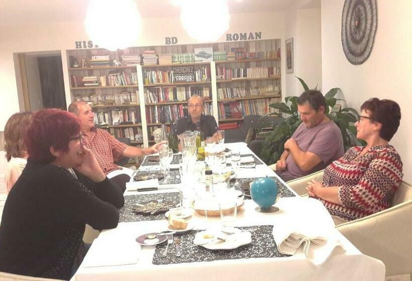 Номер Стандарт Вид на Сад, Clos Charmille