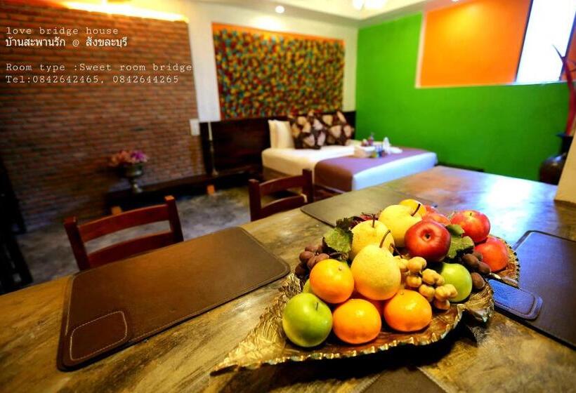 Люкс, Love Bridge House บ้านสะพานรัก