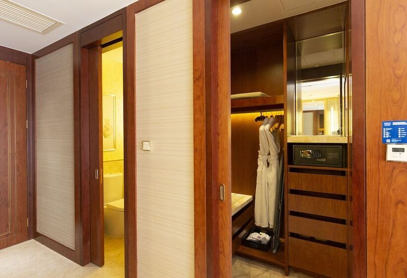 חדר אקזקיוטיב, Hilton Tianjin Eco City