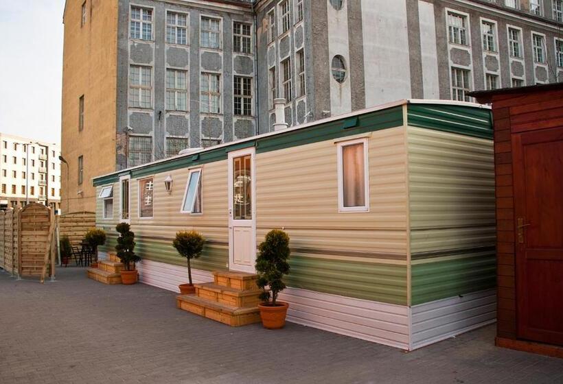 بانگلوی استاندارد, Hostel Filip