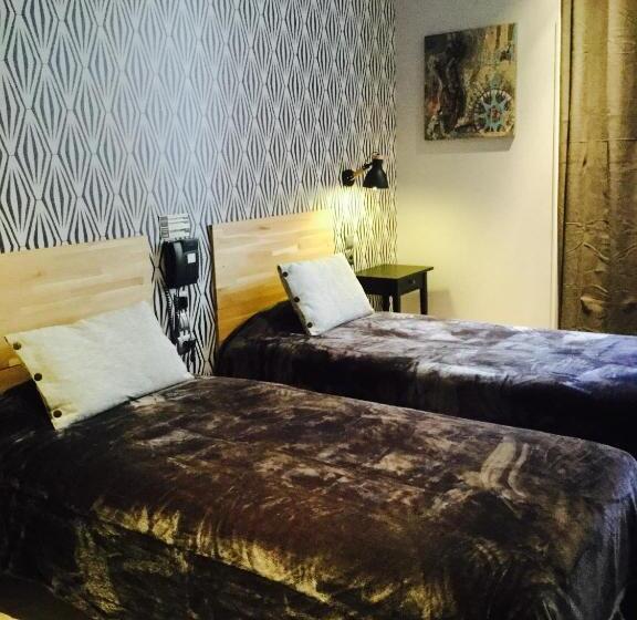 Номер Клуб, Hôtel Du Commerce
