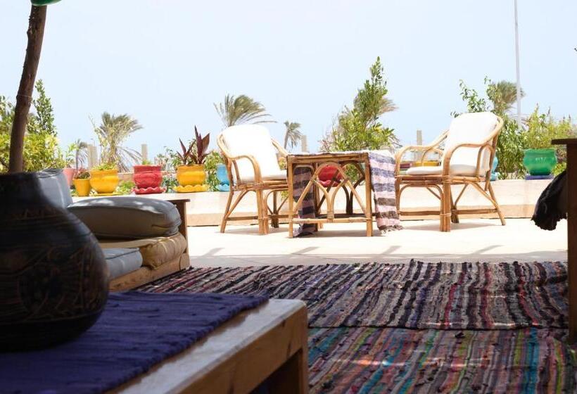 اتاق استاندارد یک نفره با چشم‌انداز دریا, Rayhana Guest House