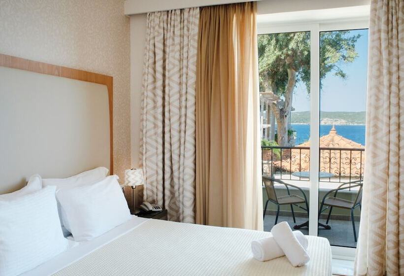 Семейный Номер Боковой Вид на Море, Karalis Beach