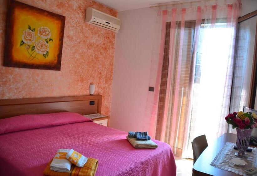 Номер Стандарт с Балконом, B&b Marina