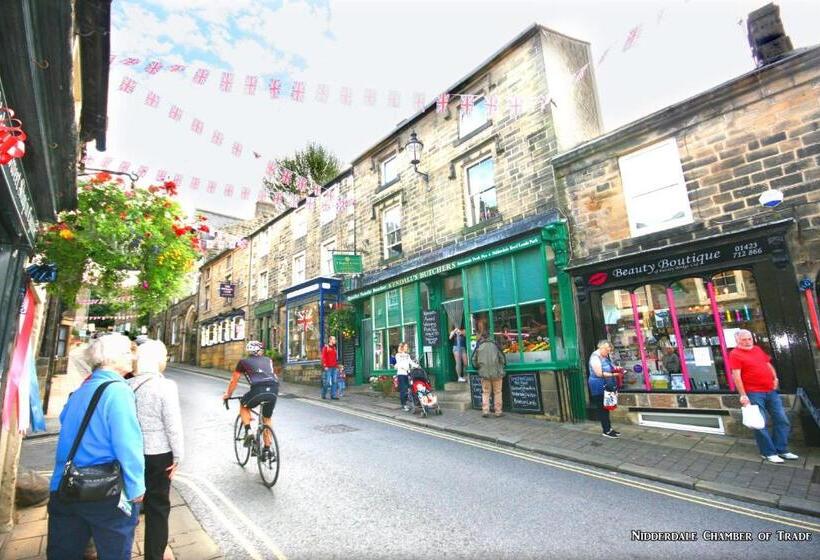 Casă 3 Dormitoare, Hilltop Snug Cosy Family Home In Bustling Town Of Pateley Bridge In The Yorkshire Dales   Book The C