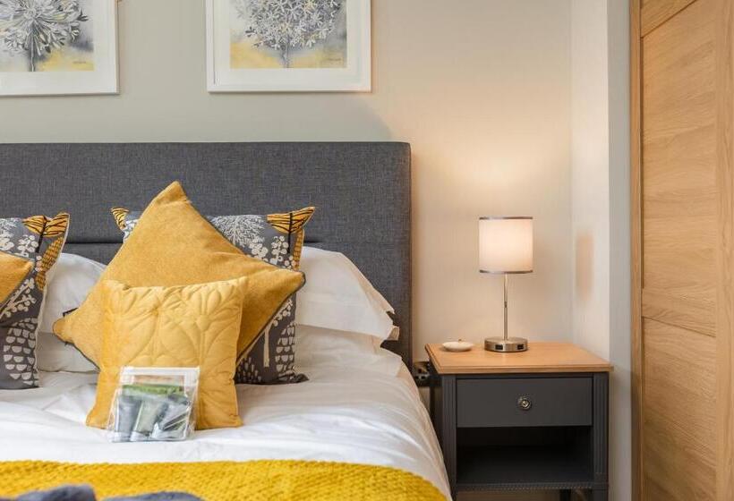 Casă 4 Dormitoare, Hilltop Snug Cosy Family Home In Bustling Town Of Pateley Bridge In The Yorkshire Dales   Book The C