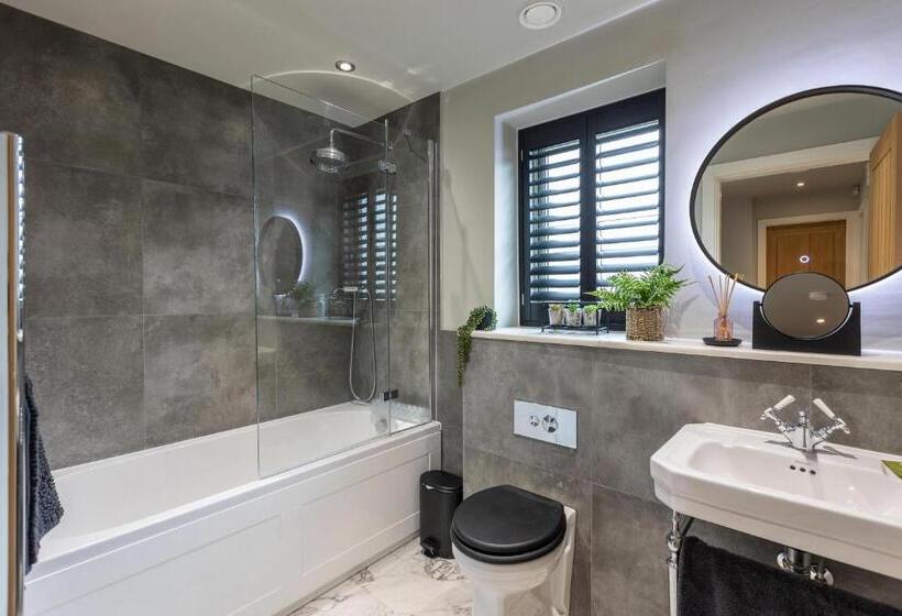Casă 1 Dormitor, Hilltop Snug Cosy Family Home In Bustling Town Of Pateley Bridge In The Yorkshire Dales   Book The C