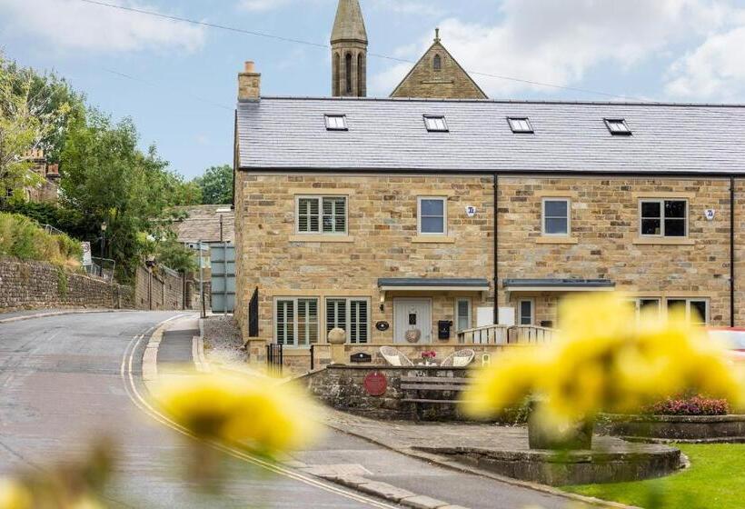 Casă 2 Dormitoare, Hilltop Snug Cosy Family Home In Bustling Town Of Pateley Bridge In The Yorkshire Dales   Book The C